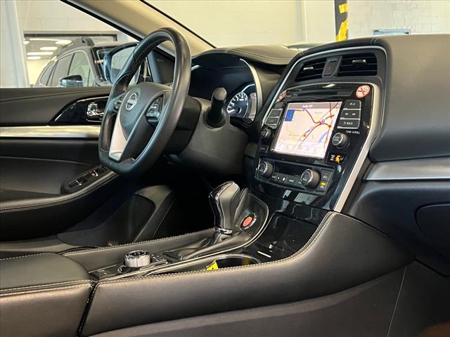 Vehicle image 24 of 25