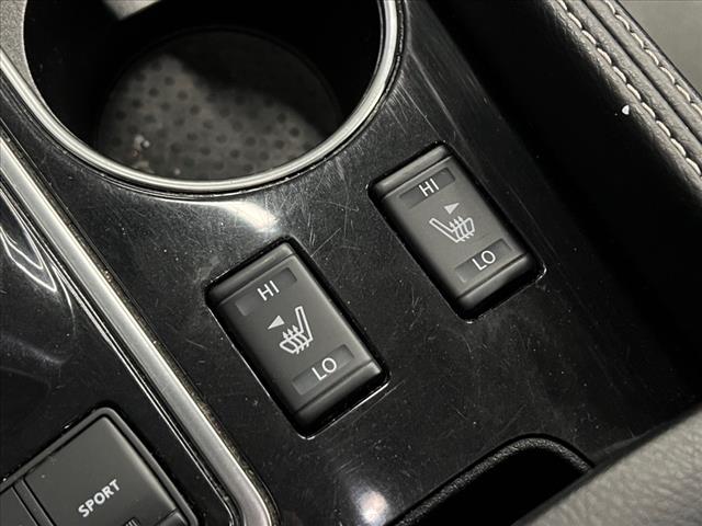 Vehicle image 16 of 25