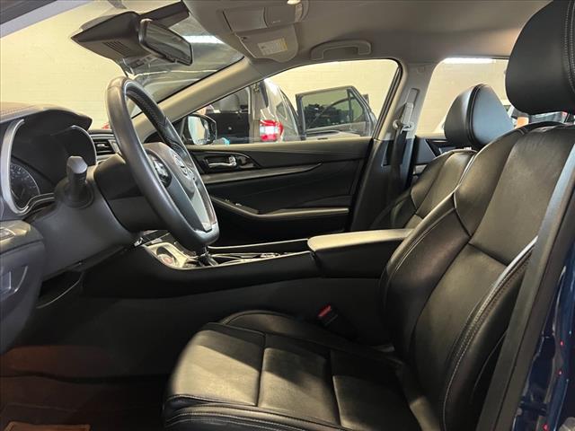 Vehicle image 7 of 25