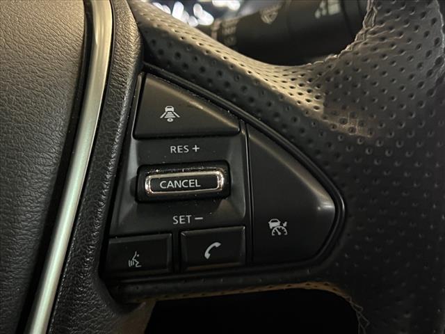 Vehicle image 11 of 25