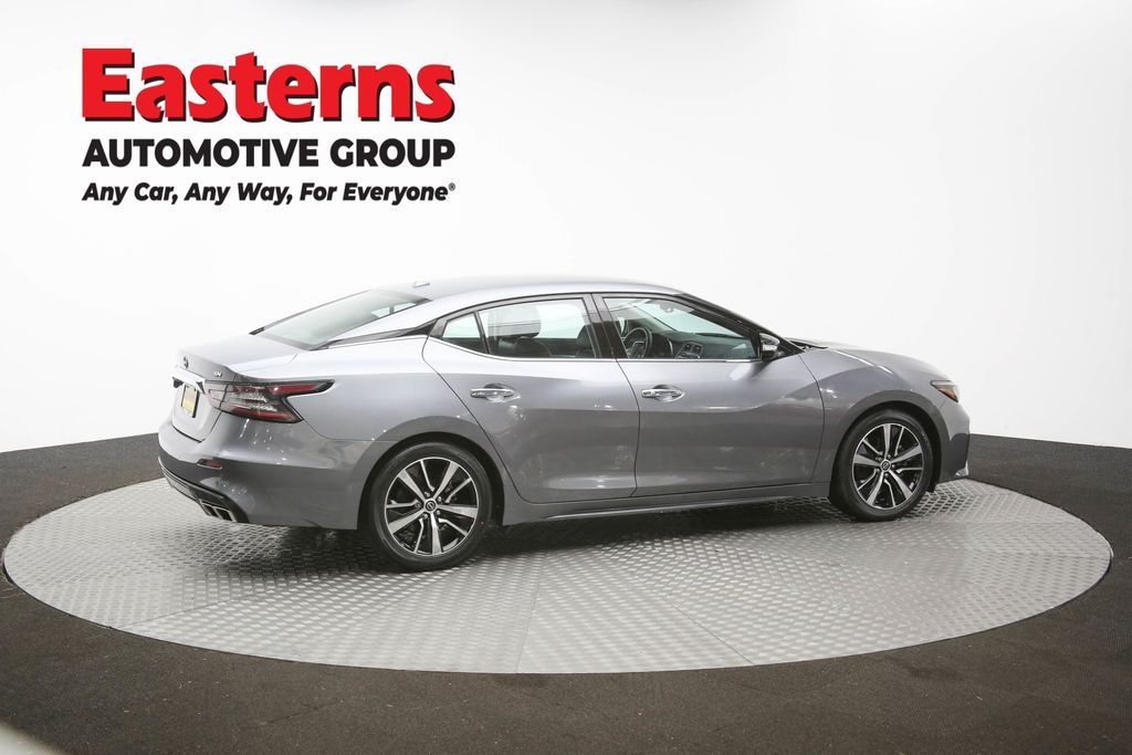 Vehicle image 21 of 61
