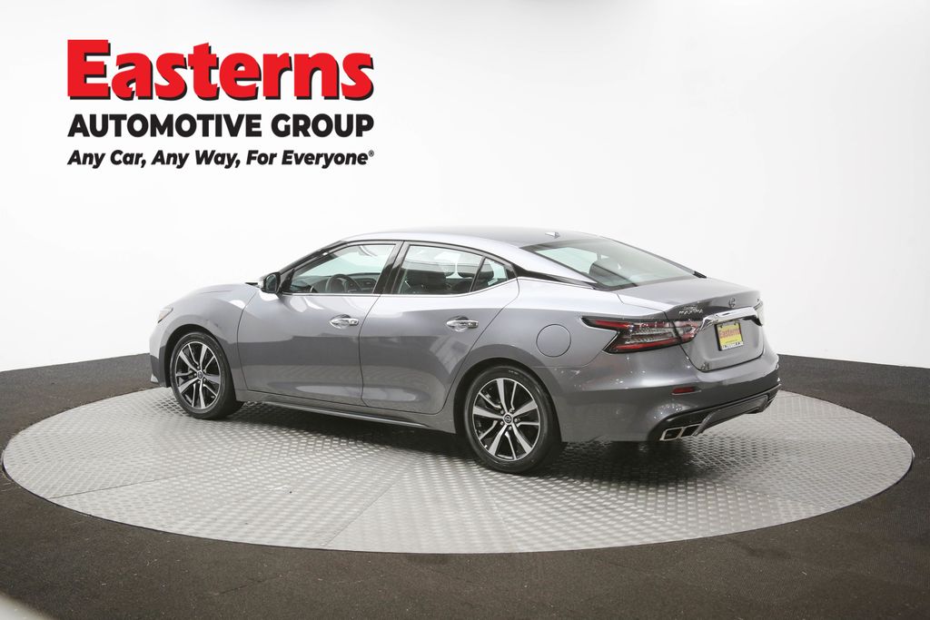 Vehicle image 33 of 61