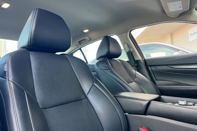 Vehicle image 16 of 27
