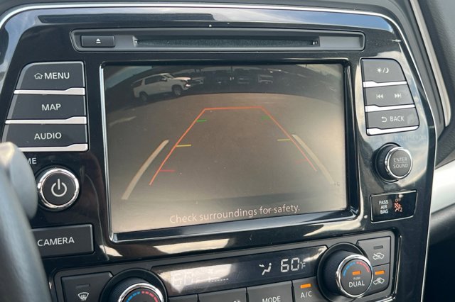 Vehicle image 18 of 27