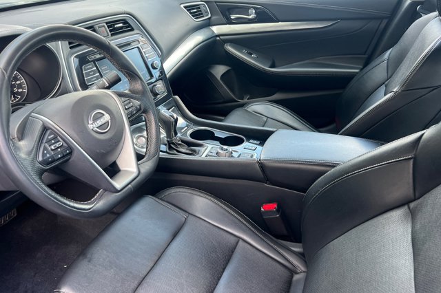 Vehicle image 10 of 27