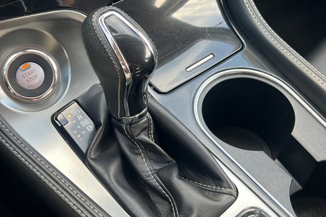 Vehicle image 20 of 27