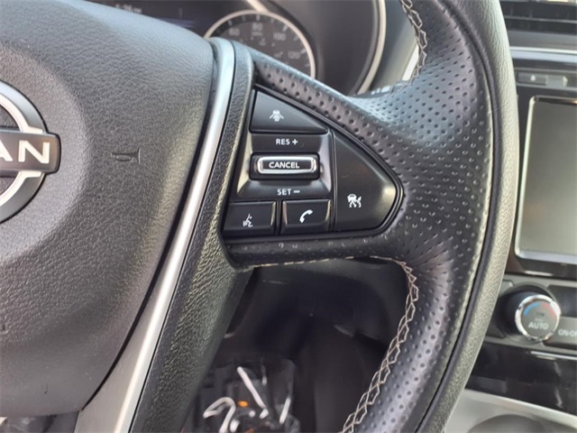 Vehicle image 10 of 27