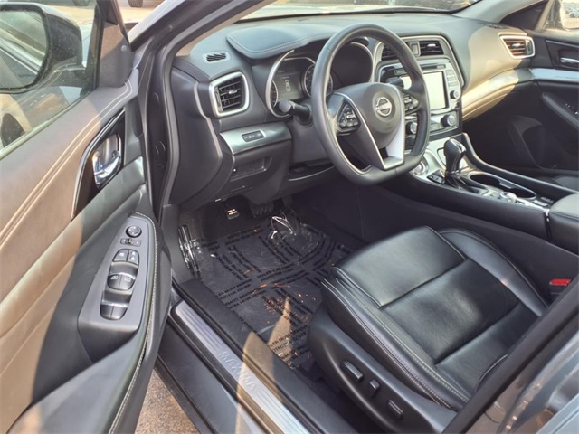Vehicle image 7 of 27