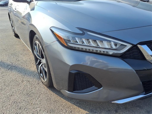 Vehicle image 25 of 27