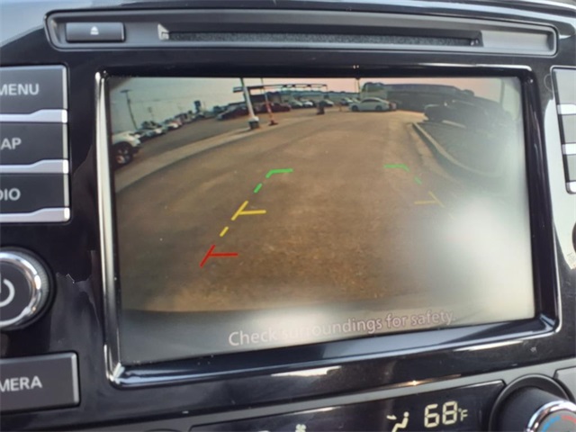 Vehicle image 14 of 27