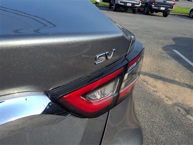 Vehicle image 24 of 27
