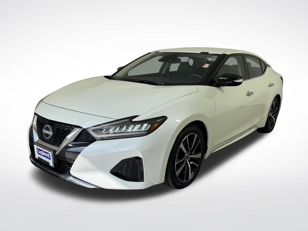 2023 Nissan Maxima SV Image 1 of 30