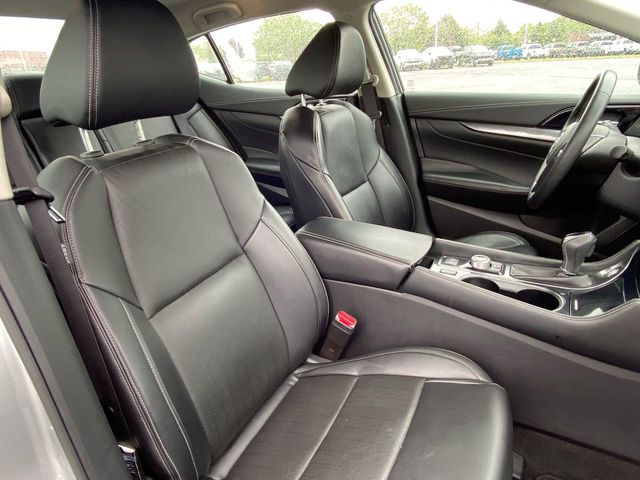 Vehicle image 14 of 35