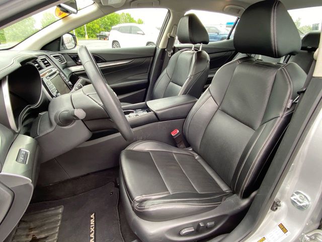 Vehicle image 16 of 35