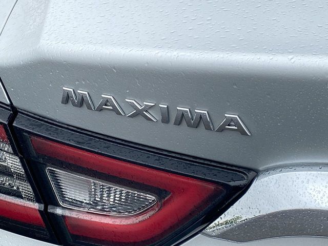 Vehicle image 33 of 35