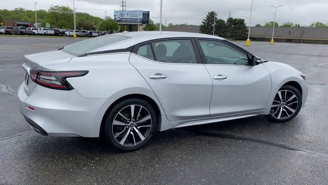Vehicle image 6 of 35