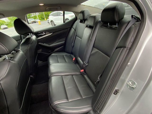 Vehicle image 15 of 35