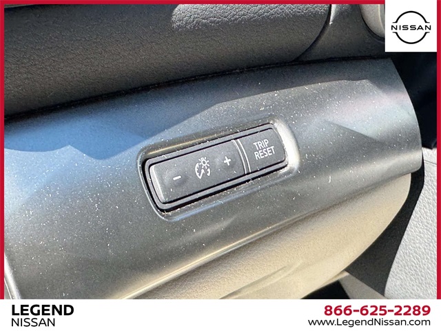 2023 Nissan Maxima SV Image 12 of 32