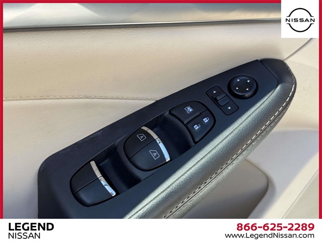 2023 Nissan Maxima SV Image 22 of 32