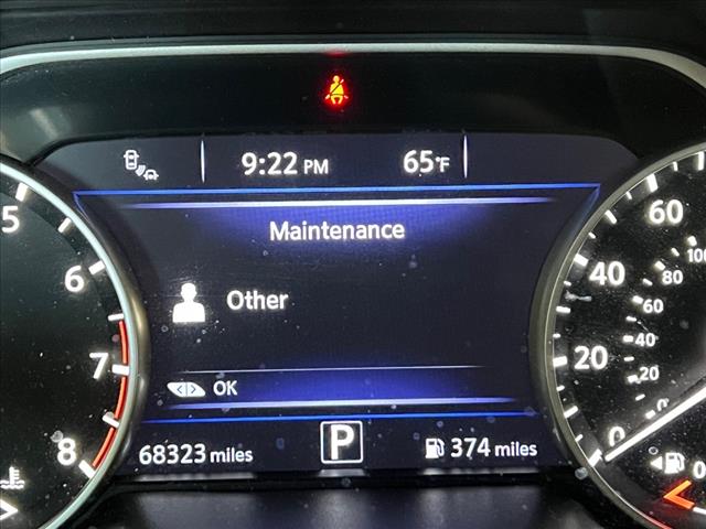 Vehicle image 11 of 21
