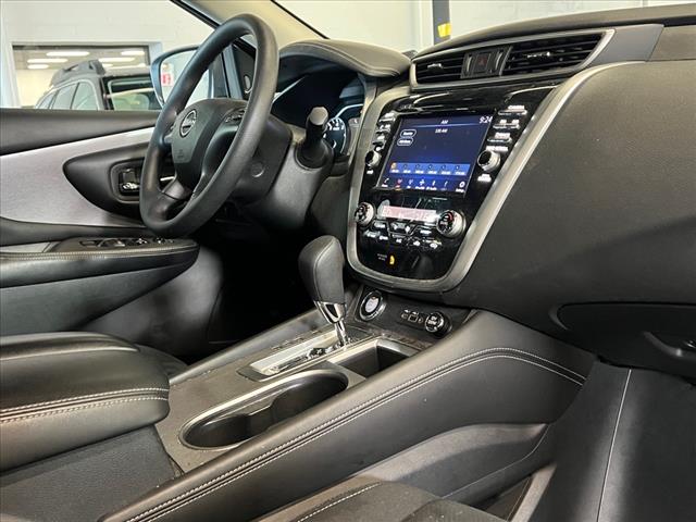 Vehicle image 20 of 21
