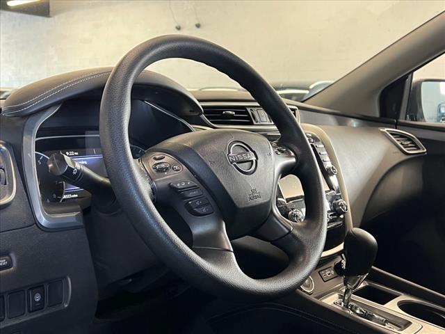 Vehicle image 9 of 21