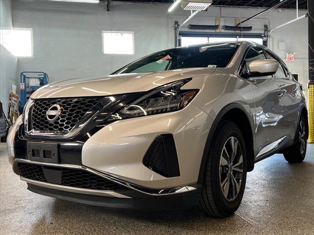 Vehicle image 4 of 21