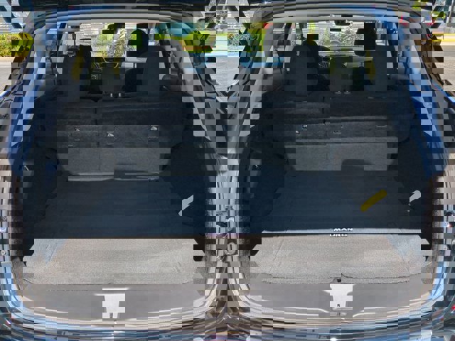 Vehicle image 13 of 27