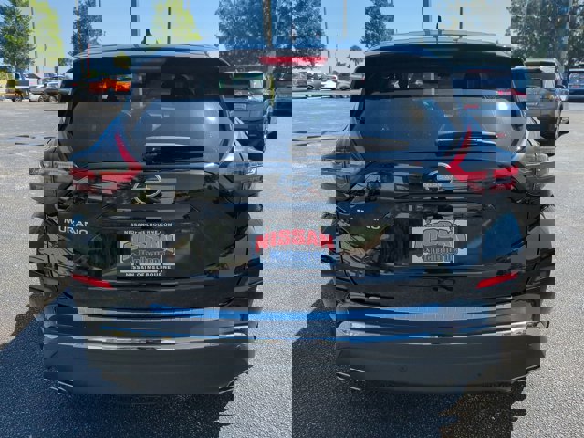 Vehicle image 8 of 27
