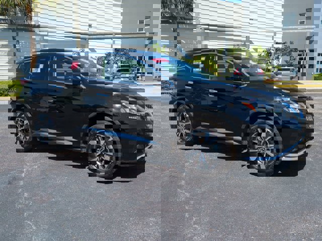 Vehicle image 3 of 27
