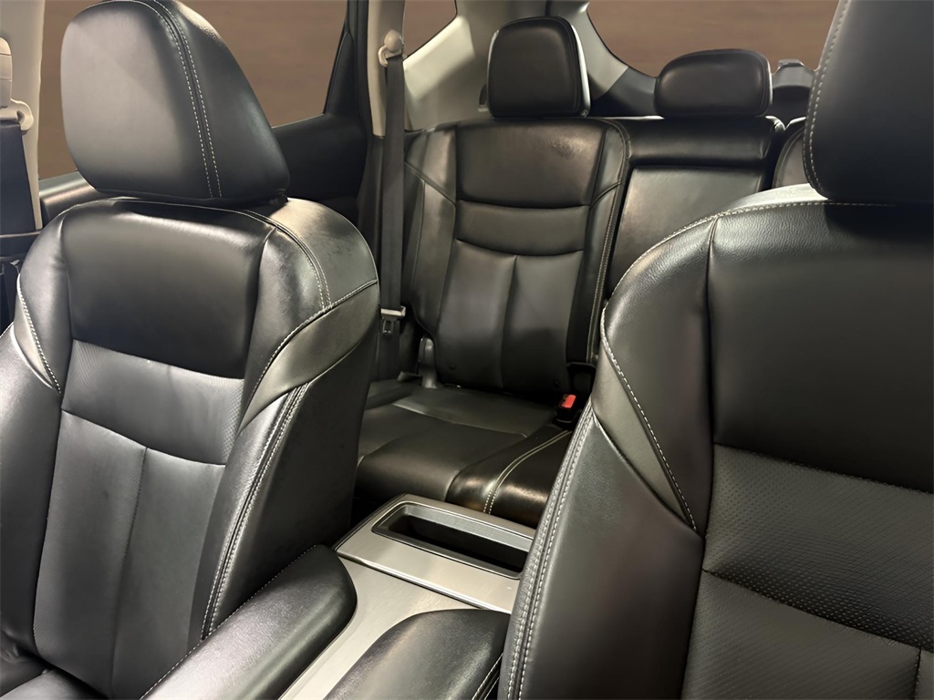Vehicle image 24 of 27