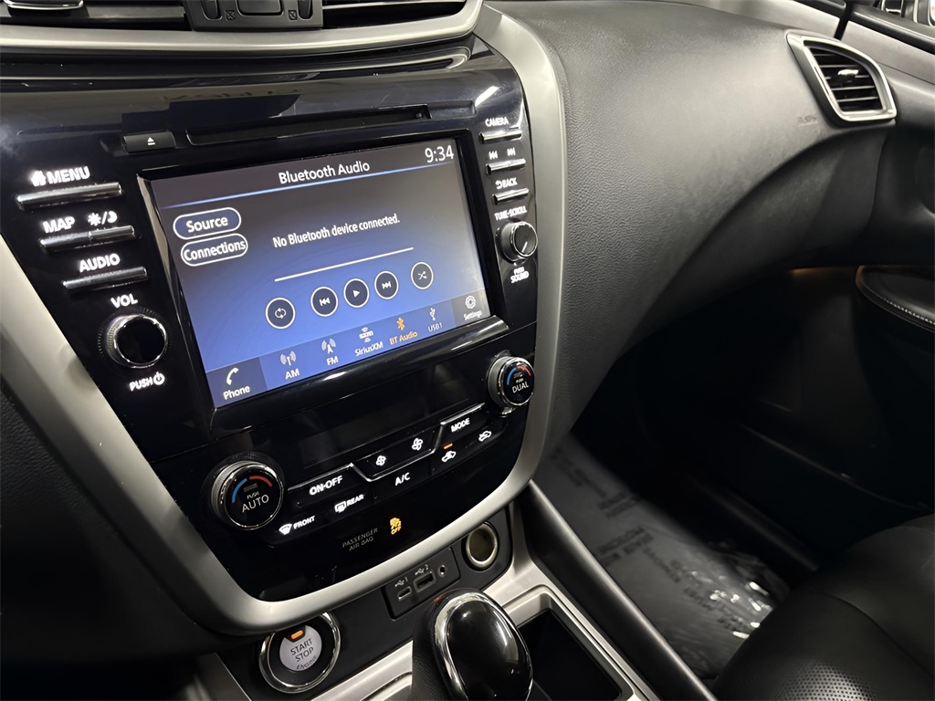 Vehicle image 19 of 27