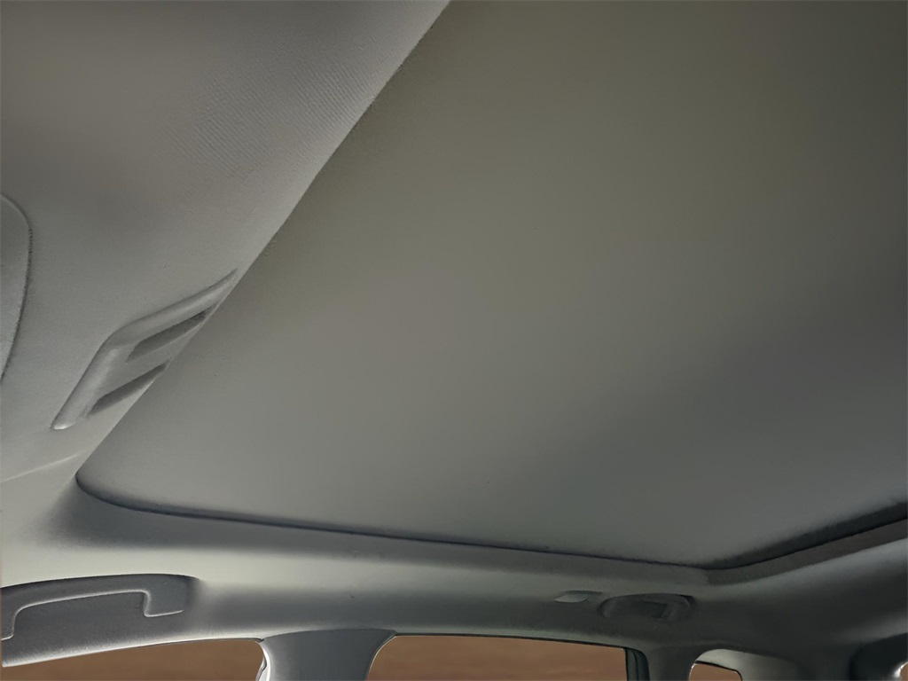Vehicle image 18 of 27
