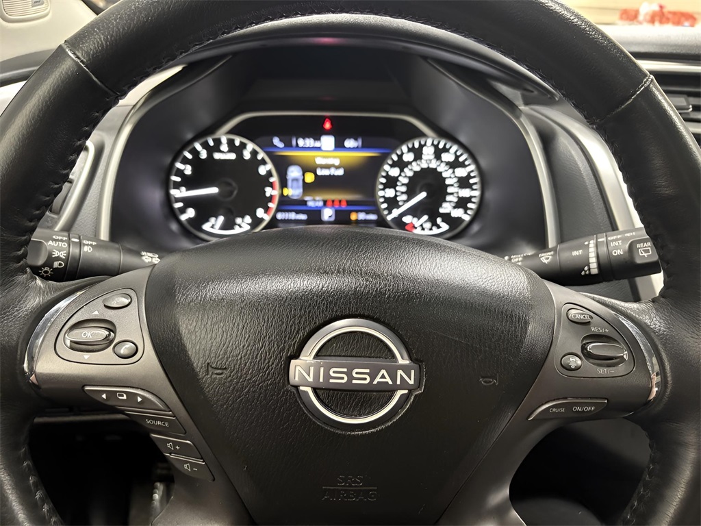 Vehicle image 13 of 27