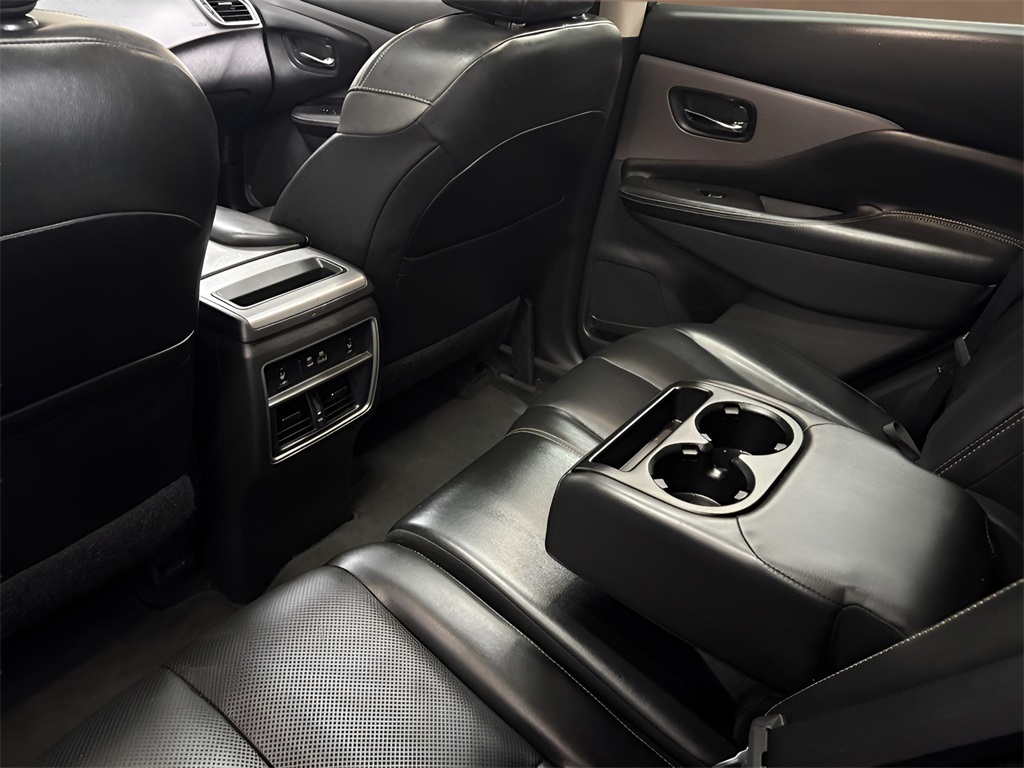 Vehicle image 25 of 27