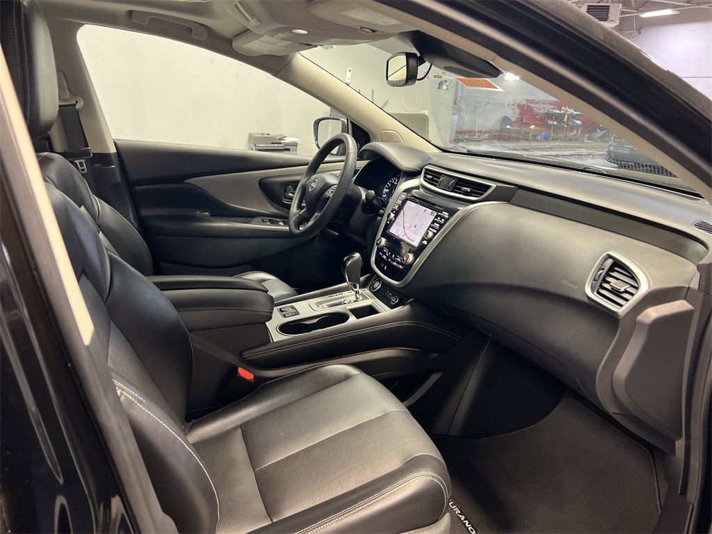 Vehicle image 26 of 32