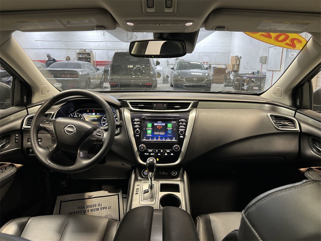 Vehicle image 20 of 32