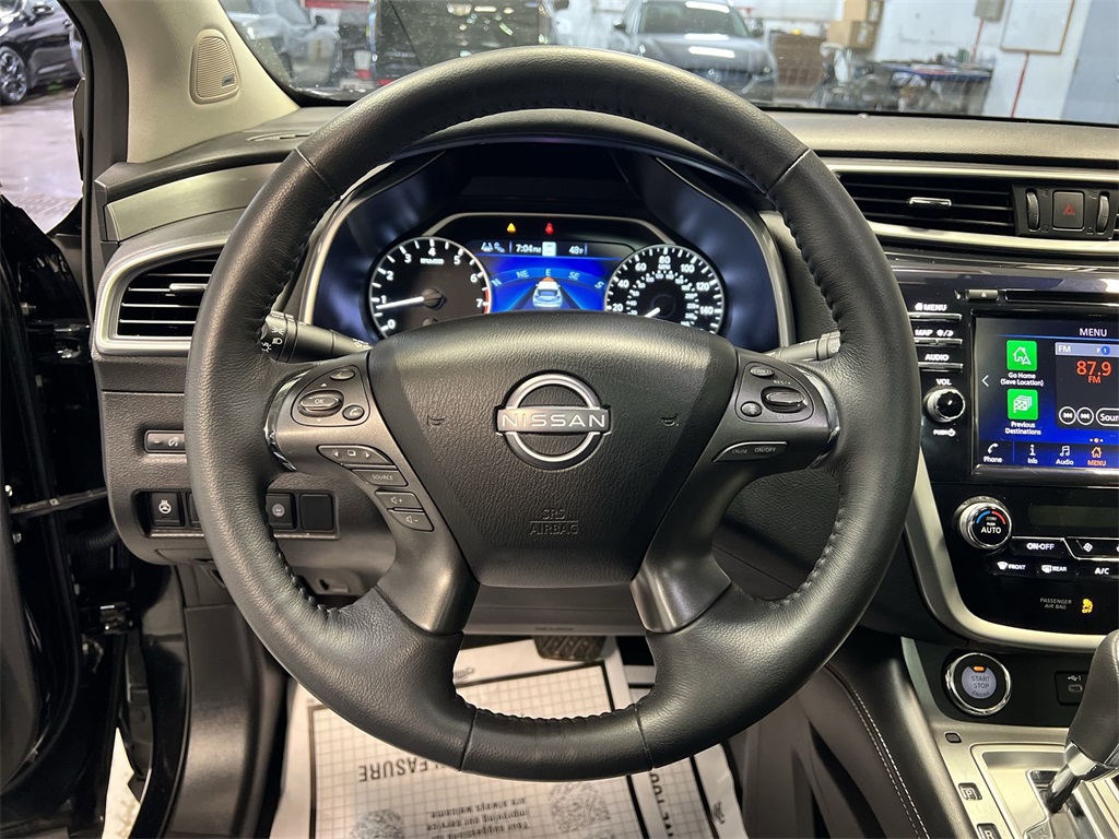Vehicle image 11 of 32