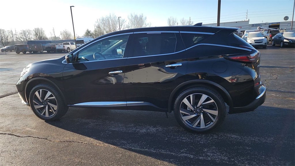 Vehicle image 7 of 28