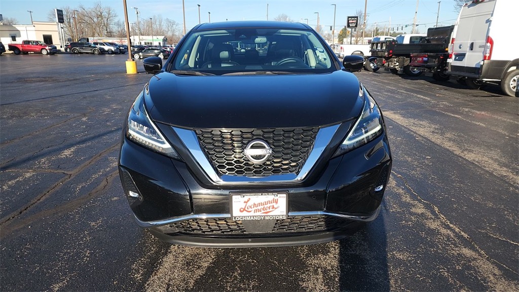Vehicle image 4 of 28