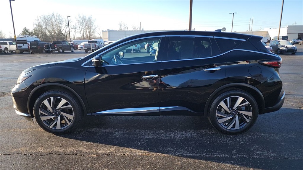 Vehicle image 2 of 28
