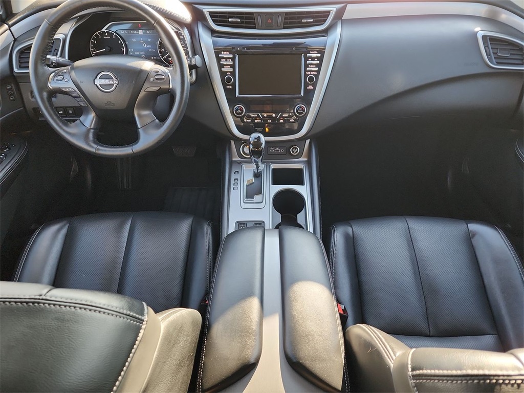 Vehicle image 22 of 28