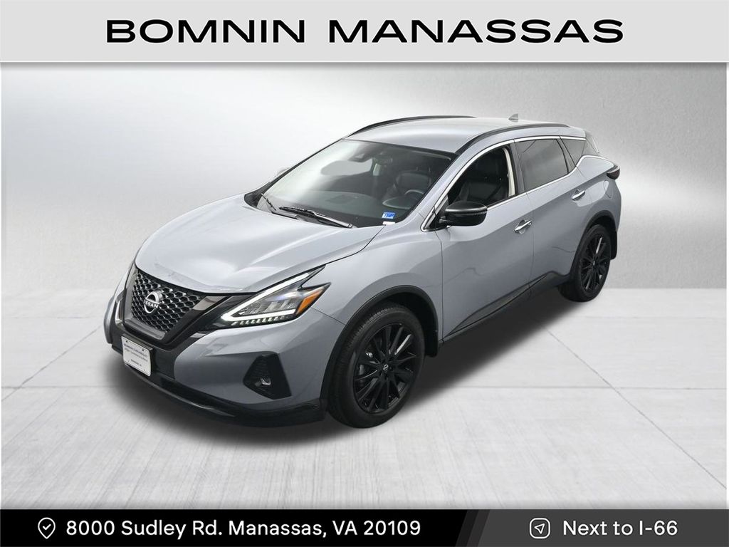 2023 Nissan Murano SV Image 2 of 41