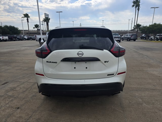 Vehicle image 6 of 10