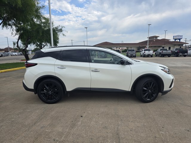 Vehicle image 4 of 10