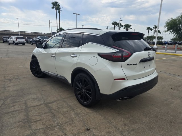 Vehicle image 7 of 10