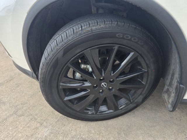Vehicle image 9 of 10