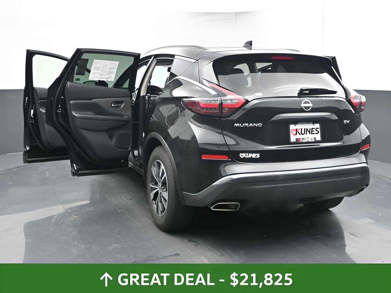 Vehicle image 110 of 118
