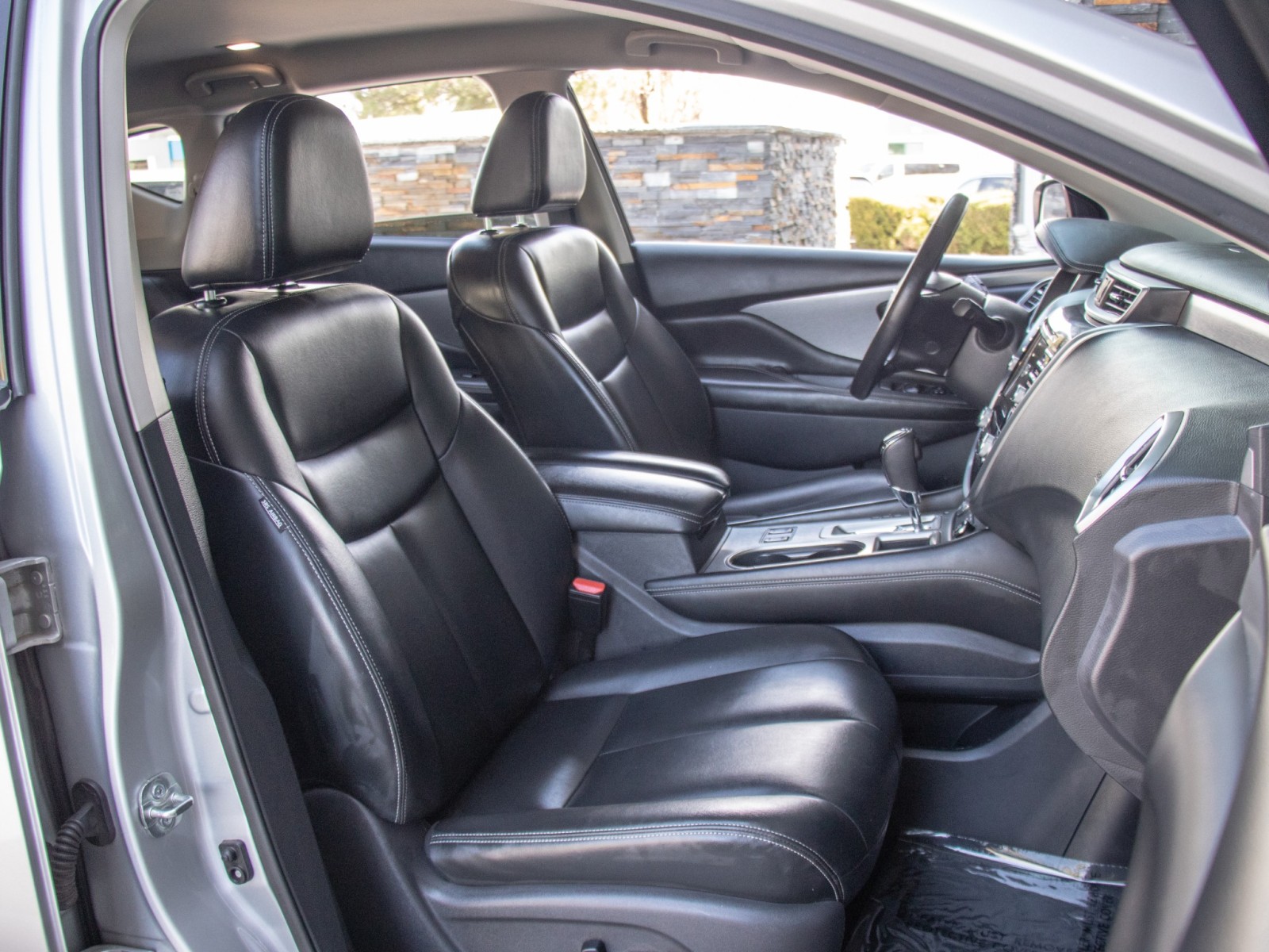 Vehicle image 22 of 26