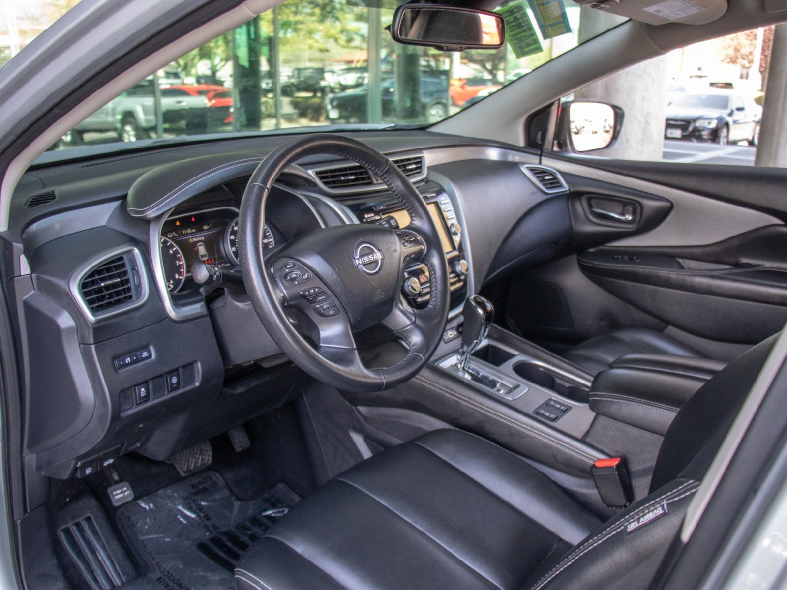 Vehicle image 11 of 26